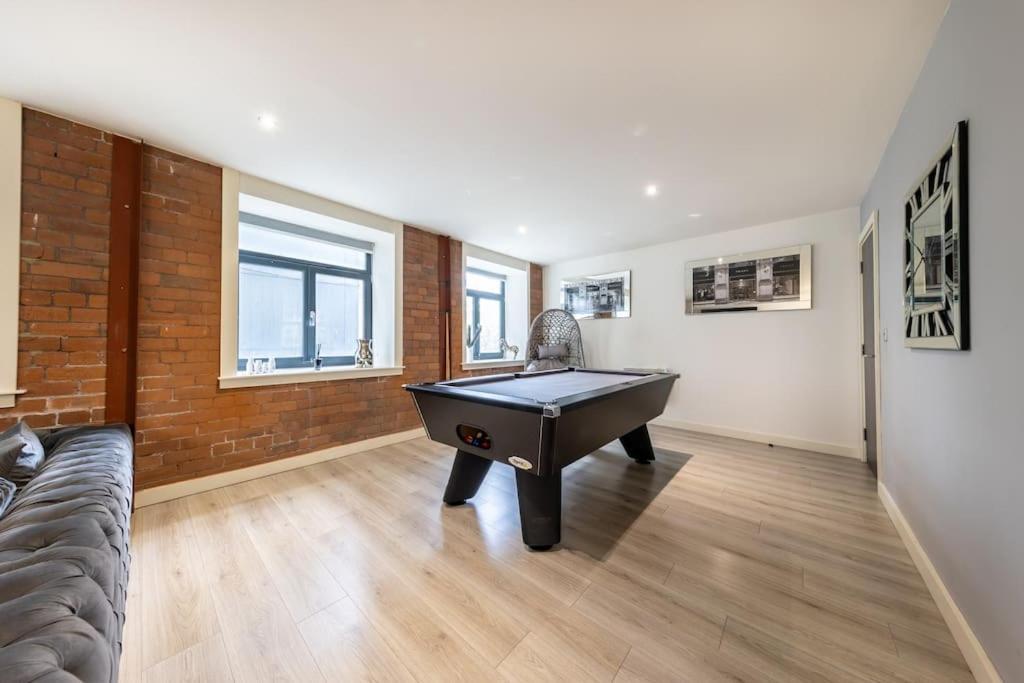 2 Bed Apartment With Pool Table Bradford  Dış mekan fotoğraf