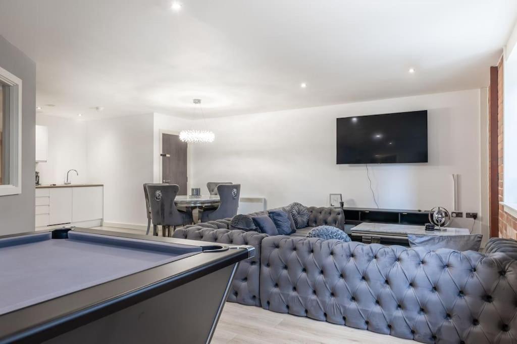 2 Bed Apartment With Pool Table Bradford  Dış mekan fotoğraf