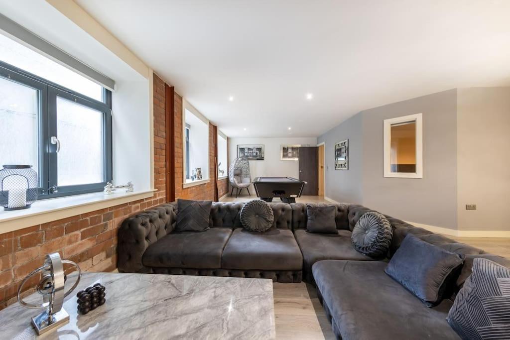 2 Bed Apartment With Pool Table Bradford  Dış mekan fotoğraf