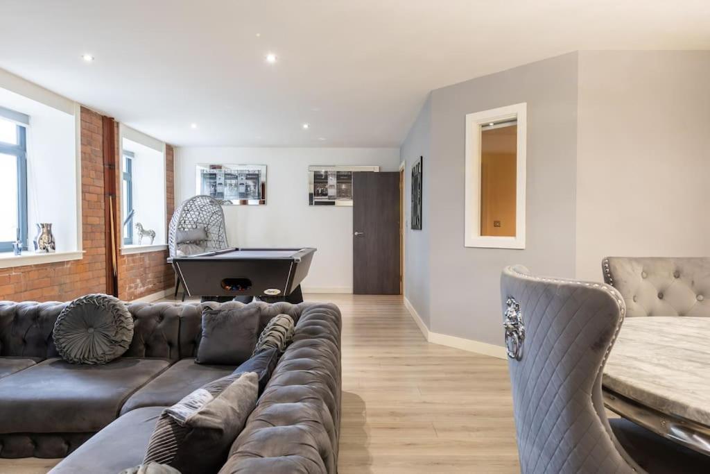 2 Bed Apartment With Pool Table Bradford  Dış mekan fotoğraf